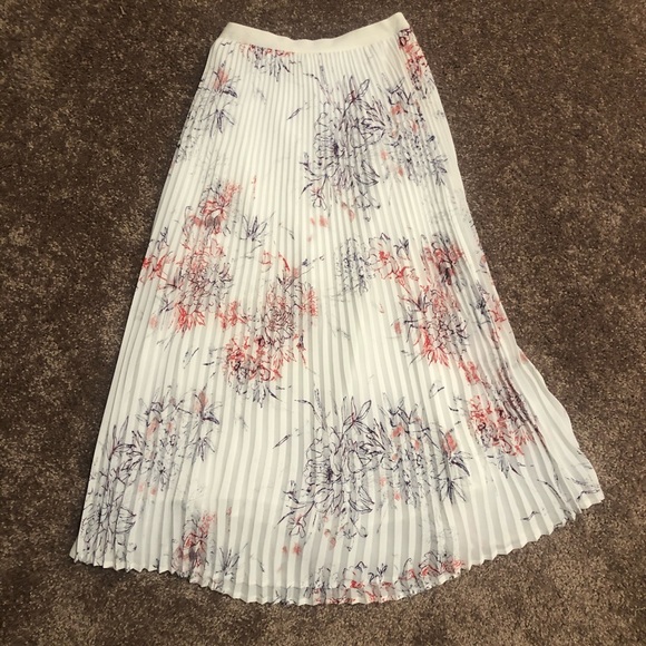 Artizia Bavarian Pleated Floral White Skirt - Picture 1 of 6